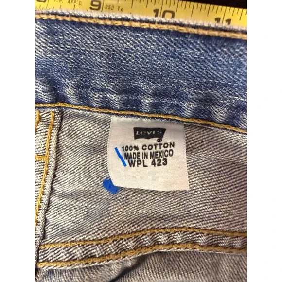 Levis 501 Mens Jeans 31x30 Light Wash Button Fly Straight Leg Denim Blue C8 - Picture 2 of 7